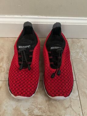 Kids Quick-Dry Water Shoes Red Mesh Slip-On Aqua Sneakers Size EU 33 US 2 Pool